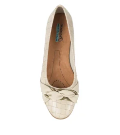 Baretraps Flats & Loafers-Aurora Flat Milkyway